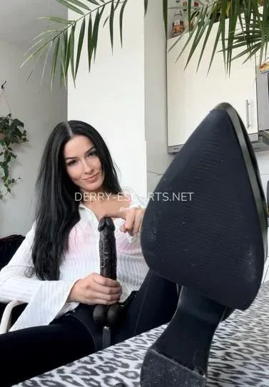 Derry escorts Anna — 1