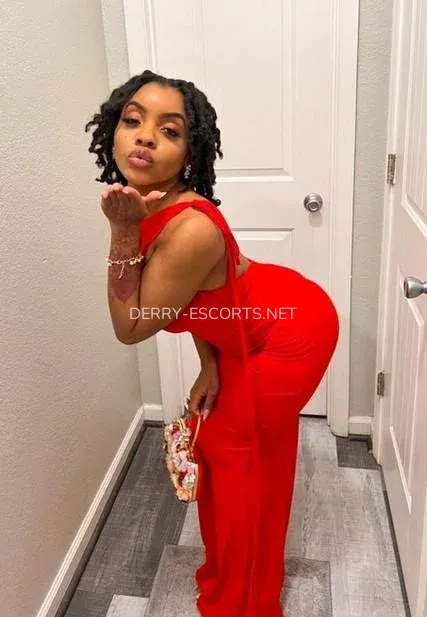 Derry escorts Octavia — 3