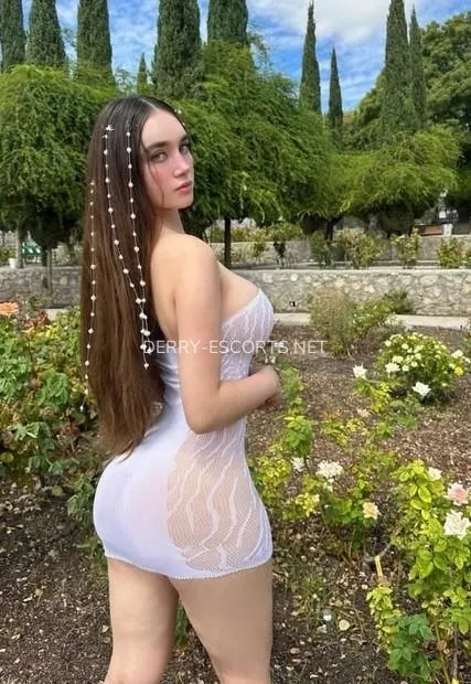 Escort djevojka Berit - Derry