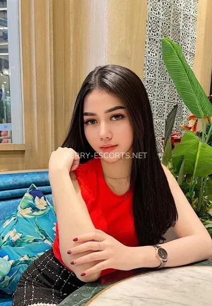 Derry escorts Gracie — 3