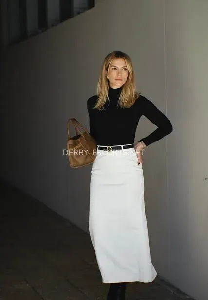 Derry escorts Isabella — 1