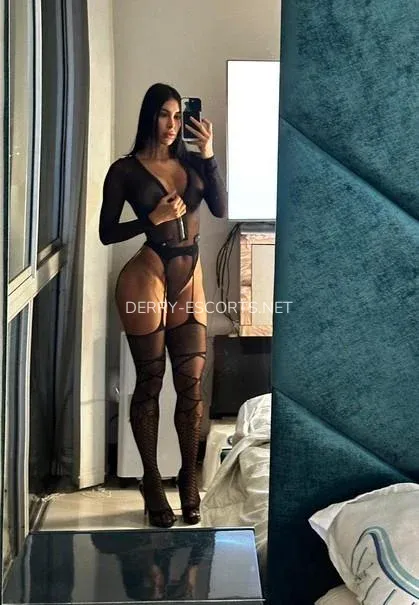 Derry escorts Bethany — 4