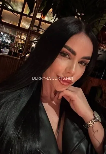 Derry escorts Kristin — 4