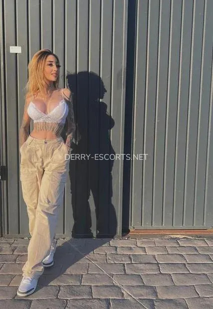 Derry escorts Amy — 1
