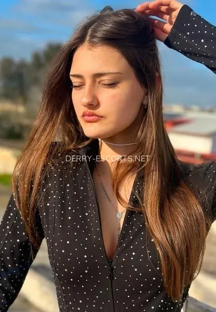 Derry escorts Erika — 4