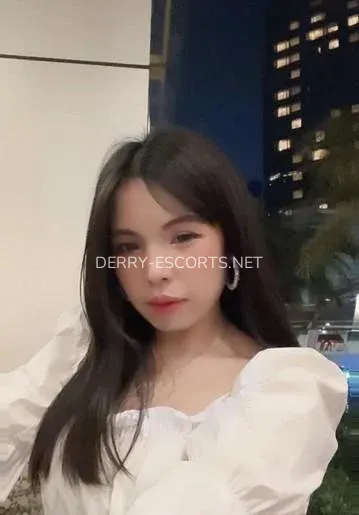 Derry escorts Charlotte — 4