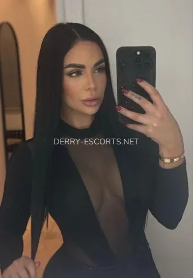 Derry escorts Kristin — 3