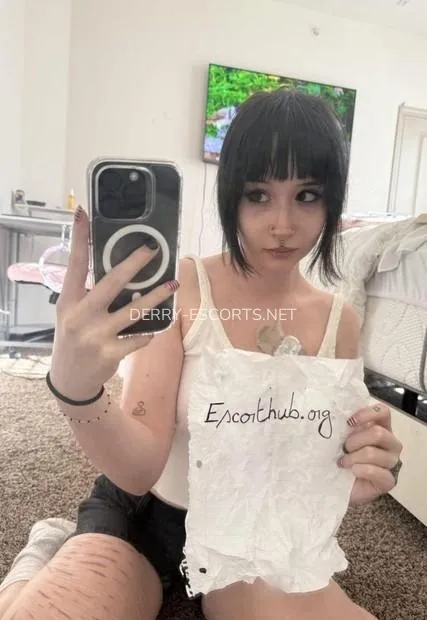 Derry escorts Amy — 2