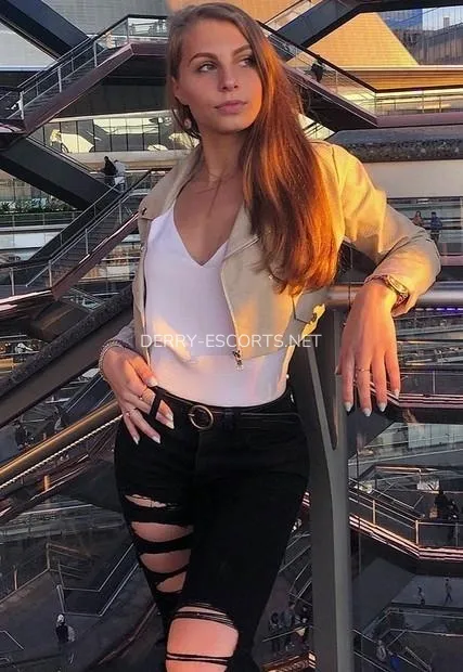Escort djevojka Constanza - Derry