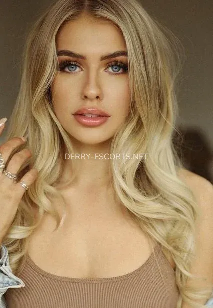 Derry escorts Elsa — 4