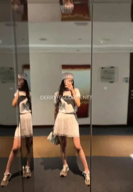 Derry escorts Sadie — 5