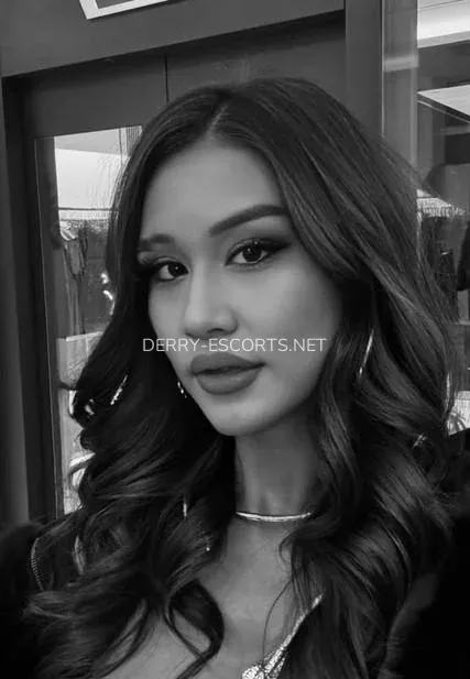 Derry escorts Diana — 3