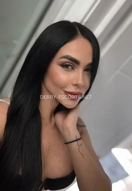 Derry escorts Kristin — 5