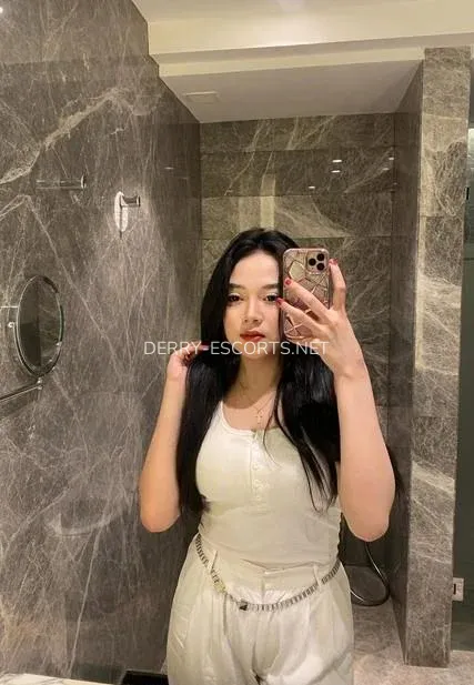 Derry escorts Valeria — 4