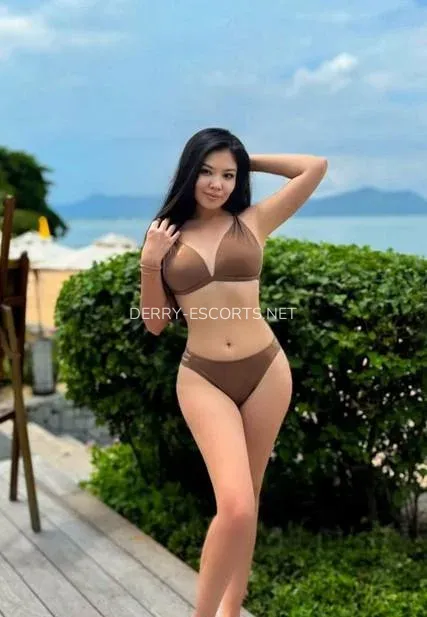 Derry escorts Erica — 6