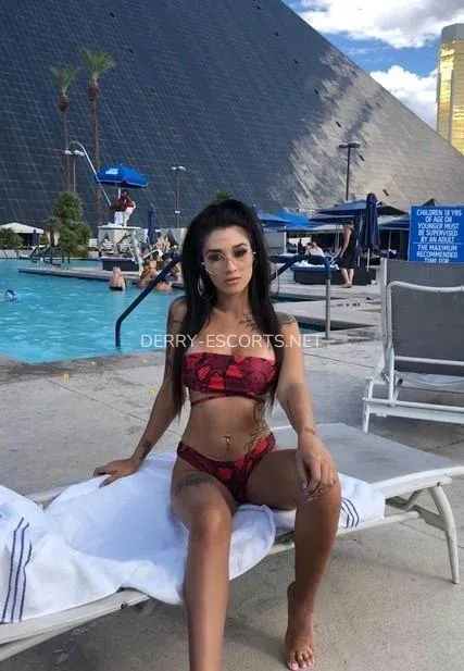 Derry escorts Eva — 7