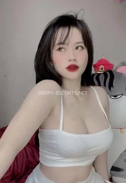 Derry escorts Katarina — 5