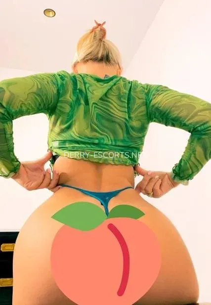 Derry escorts Bella — 3
