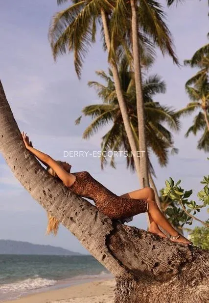 Derry escorts Violante — 9