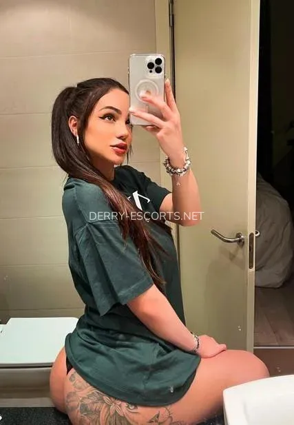 Derry escorts Lauren — 4
