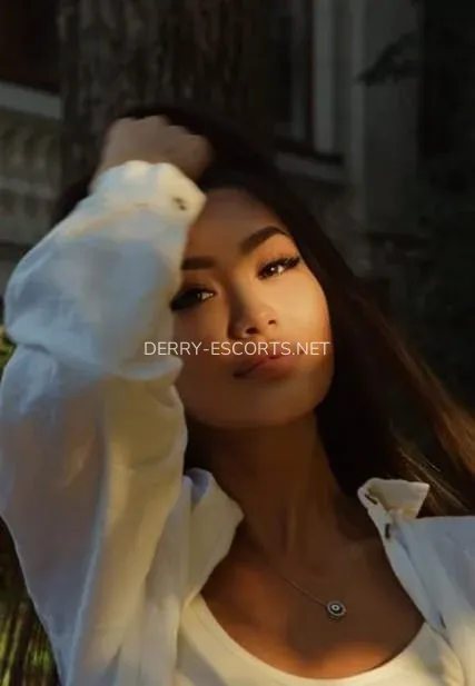 Derry escorts Lisa — 7