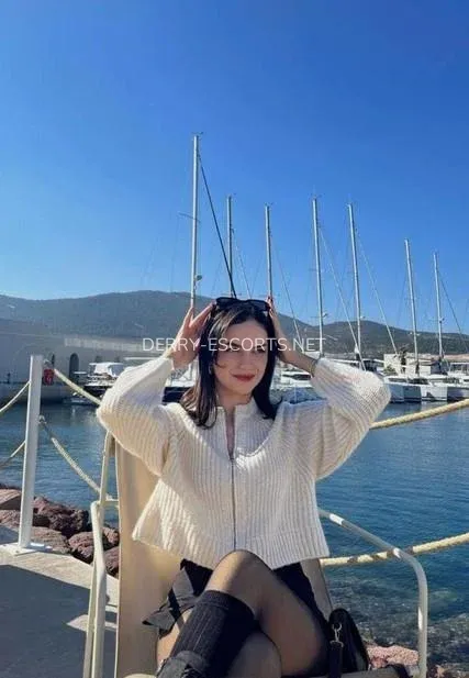 Derry escorts Viola — 3