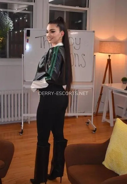 Derry escorts Kristin — 2
