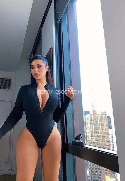 Derry escorts Lydia — 3