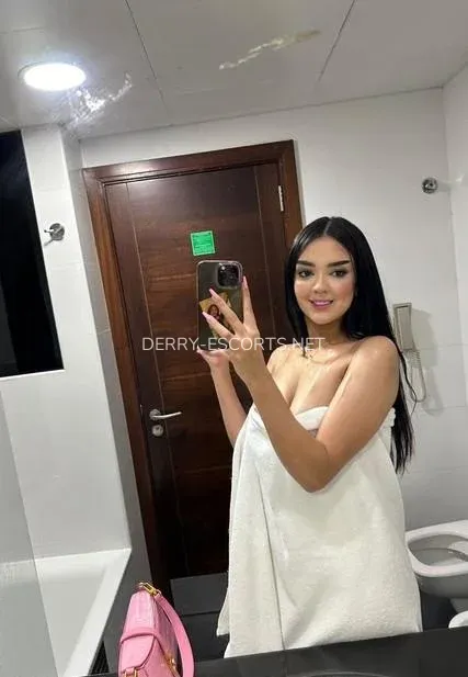 Derry escorts Chelsea — 10