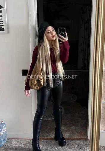Derry escorts Viktoria — 4