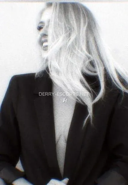 Derry escorts Elsa — 3