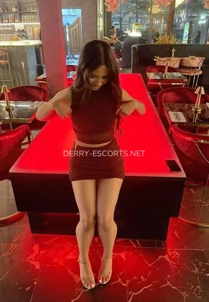 Derry escorts Katarina — 6