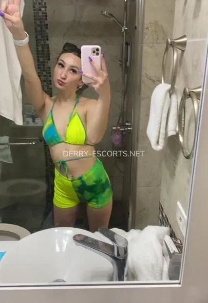 Escort djevojka Berit - Derry