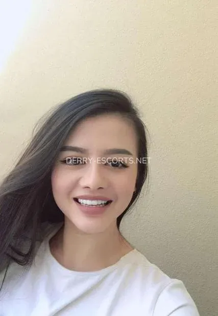 Derry escorts Isabel — 1