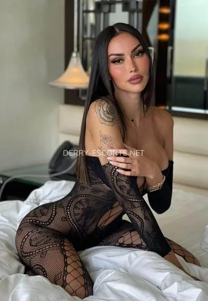 Derry escorts Lindsey — 3