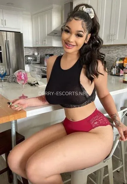 Derry escorts Emma — 4