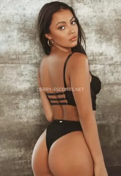 Derry escorts Camilla — 4