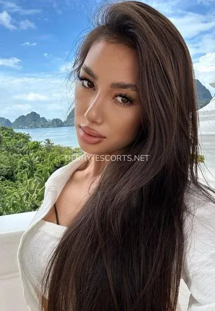 Derry escorts Erica — 7