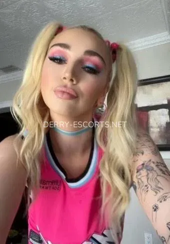 Derry escorts Berit — 3