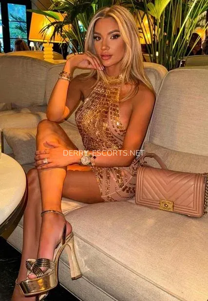 Derry escorts Kerstin — 8