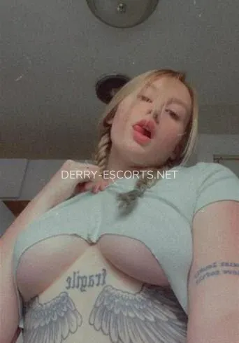 Derry escorts Ellinor — 4