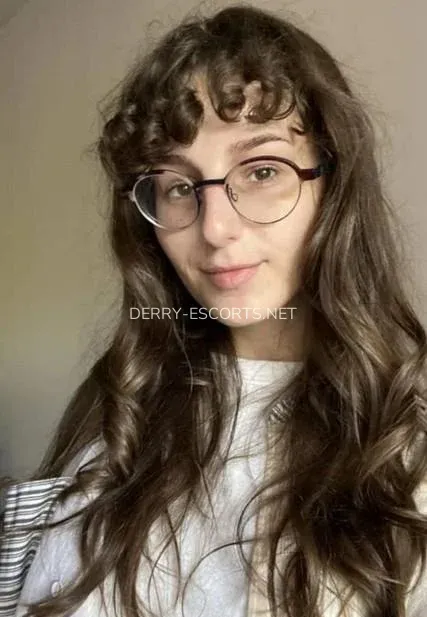 Derry escorts Gudula — 3