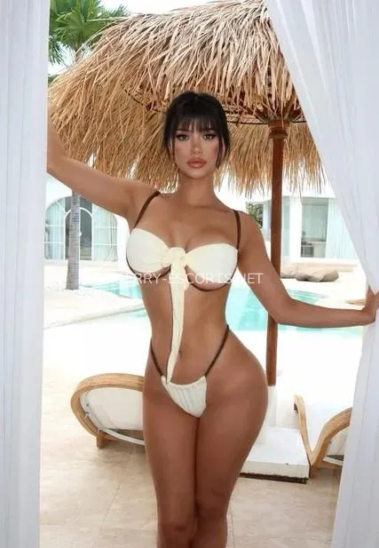 Derry escorts Caroline — 7