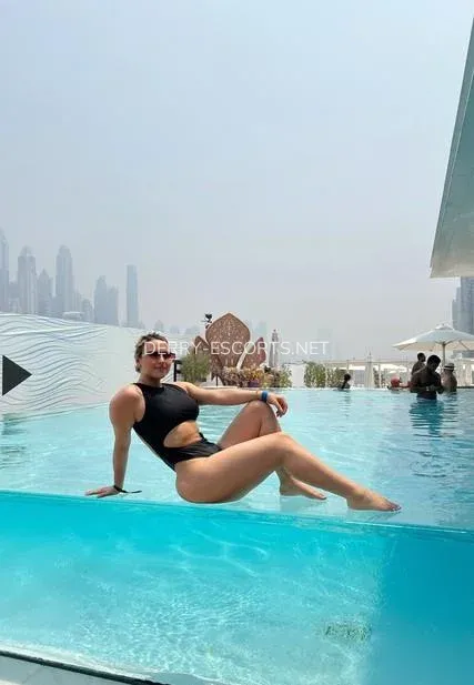 Derry escorts Kerstin — 5