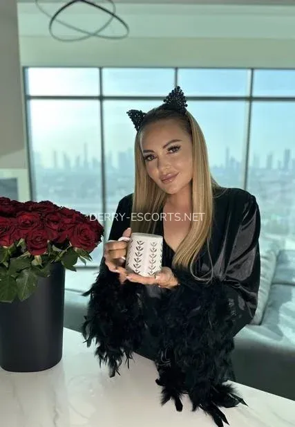 Derry escorts Violante — 4