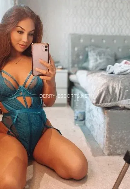 Derry escorts Marianne — 5