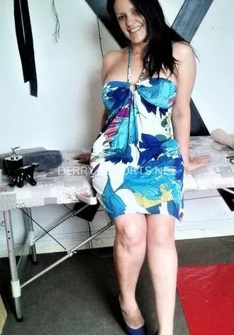 Derry escorts Laura — 3