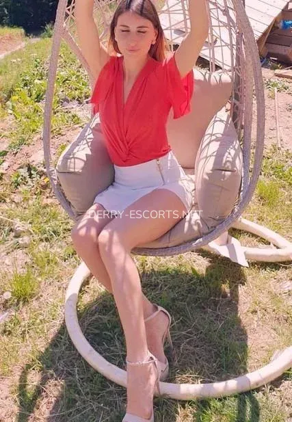 Derry escorts Margareta — 4