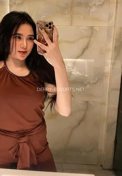 Derry escorts Valeria — 3