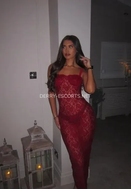 Derry escorts Katarina — 4